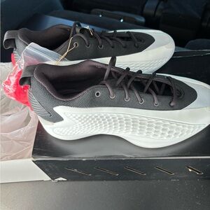 Anthony Edward’s 1 Lows. Size US 9